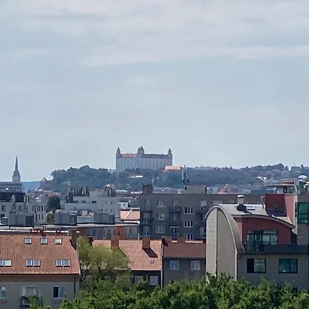 2 Izbovy S Vyhladom Na Bratislavsky Hrad Appartamento Bratislava